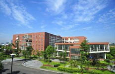 大学校园内开设商场，经济效益如何？能否实现盈利？