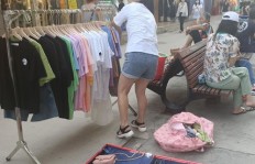 打工人如何通过摆地摊开启副业之路？