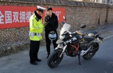 农村骑摩托车跑运输，真的能赚钱吗？知乎网友怎么说？