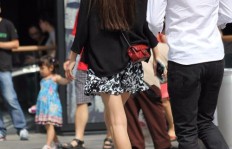 女生兼职街拍视频，背后故事你知道吗？