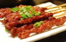 烧烤与卤菜，哪个更赚钱？餐饮创业者的纠结选择