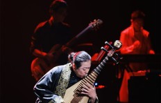 乐队主唱竟是隐藏纹身师？跨界副业背后的故事你知道吗？
