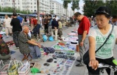 在义乌摆地摊卖快餐，真的能赚到钱吗？摊主亲述经营实况