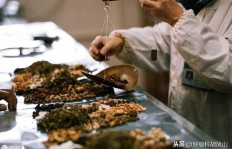 究竟是什么原因让某些人卖水果能赚得盆满钵满？