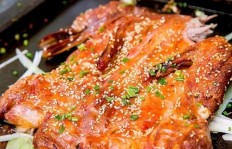 在县城开设铁板鸭店，能否实现盈利？