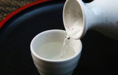 白酒批发商是如何实现盈利的？他们的赚钱之道在哪里？