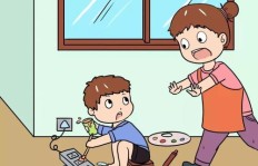 在繁忙生活中，赚钱与陪伴孩子成长，究竟哪个更关键？