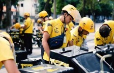 人民教师为何兼职送外卖？背后原因令人深思