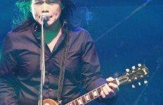 伍佰难道不是个赚钱高手吗？为何如此多金？