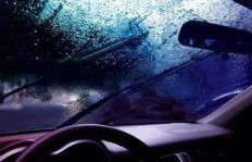 奇瑞QQ后雨刷长度是多少？多久需要更换一次？