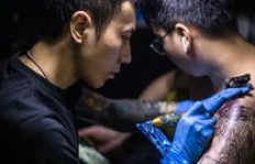 刺青师背后隐藏的第二职业究竟是什么？