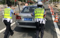 交警除了指挥交通，难道还有其他兼职工作？