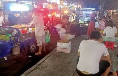 深夜摆摊卖小龙虾，真能月入过万吗？