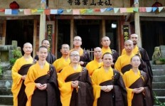 出家修行能否带来经济收益？探索寺庙生活的经济真相