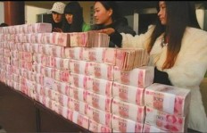 大叔在街边卖什么商品最能吸引顾客钱包？