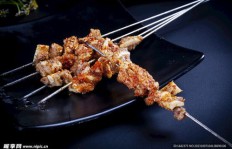 烤串与烤肉，哪个更赚钱？餐饮创业者必看的经济分析