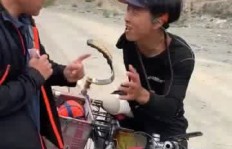 农民大爷骑车谋生，这样的方式真的能赚钱吗？