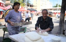 八十岁大爷卖牛肉能盈利吗？他的生意经是怎样的？