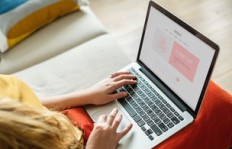 如何在回家途中巧妙利用搬砖实现额外收入？