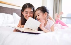 作为两位孩子的母亲，她如何兼顾育儿与收入？