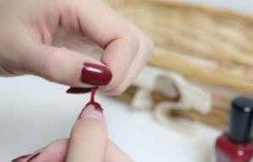 撕拉指甲油代理真的靠谱吗？撕拉式指甲油的使用体验如何？