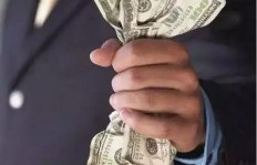 为何在外挣钱难，不如早归家享受亲情？