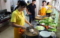 东北开饭店，女生经营能赚钱吗？盈利前景如何？