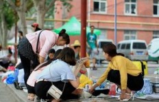 如何利用空闲时间摆地摊赚钱？附实用方法及图片解析