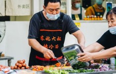 摆摊煎饼果真能赚钱吗？小本生意盈利真相探讨