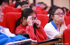 八步地区兼职女性现象背后隐藏着怎样的故事？