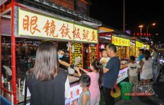 想知道在街上卖什么小吃最受欢迎且盈利高吗？