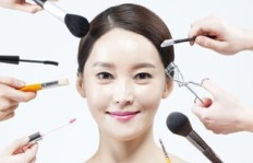 兼职妆娘如何炼成？从入门到精通的化妆技巧大公开！