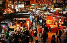 夜市摆摊选啥货品最能吸金？新手必看的热门赚钱攻略