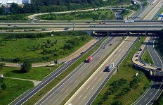 修建高速公路背后，究竟哪些环节能带来盈利？