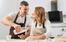 婆婆为何选择在家不外出工作？家庭背后的真实原因是什么？