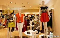 女生经营服装加工店能否盈利？探索服装制作行业的赚钱前景