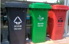 小伙靠送垃圾桶能月入多少？真的赚钱吗？