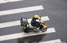 外卖小哥如何通过自媒体实现盈利？真的能赚钱吗？