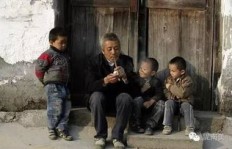 农村人是否仅凭双手勤劳致富？图片背后的真实故事