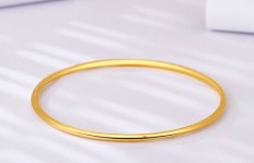 女生送黄金手镯真的能赚钱吗？真相让人意外