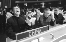 在重返帝国游戏中，哪种方法能最快积累财富？