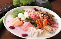 三顾冒菜味道如何？探究这家店铺的独特魅力！