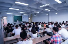 西南石油大学学子打鱼谋生，学业与生计如何兼顾？