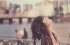 女孩子为何纷纷选择开启副业？背后原因令人深思