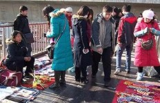 大学生摆摊卖啥最吸金？校园内赚钱秘籍大公开