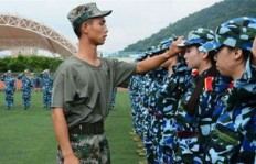 兼职军训教官是如何炼成的？他们的经历和挑战你知道吗？