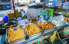 地摊美食如何选品才能赚钱？移动摊位卖啥最吸金？
