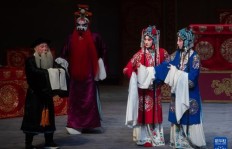 京剧演员除了登台表演，他们的副业究竟是什么呢？