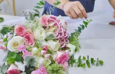 如何在带娃的同时经营花店副业？宝妈们的成功秘诀是什么？