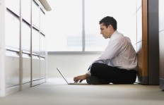 男性如何选择适合自己的副业手艺？成功转型的关键是什么？